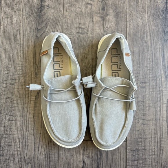 HeyDude Wendy Chambray Light Grey- Women’s 6 - Picture 3 of 6